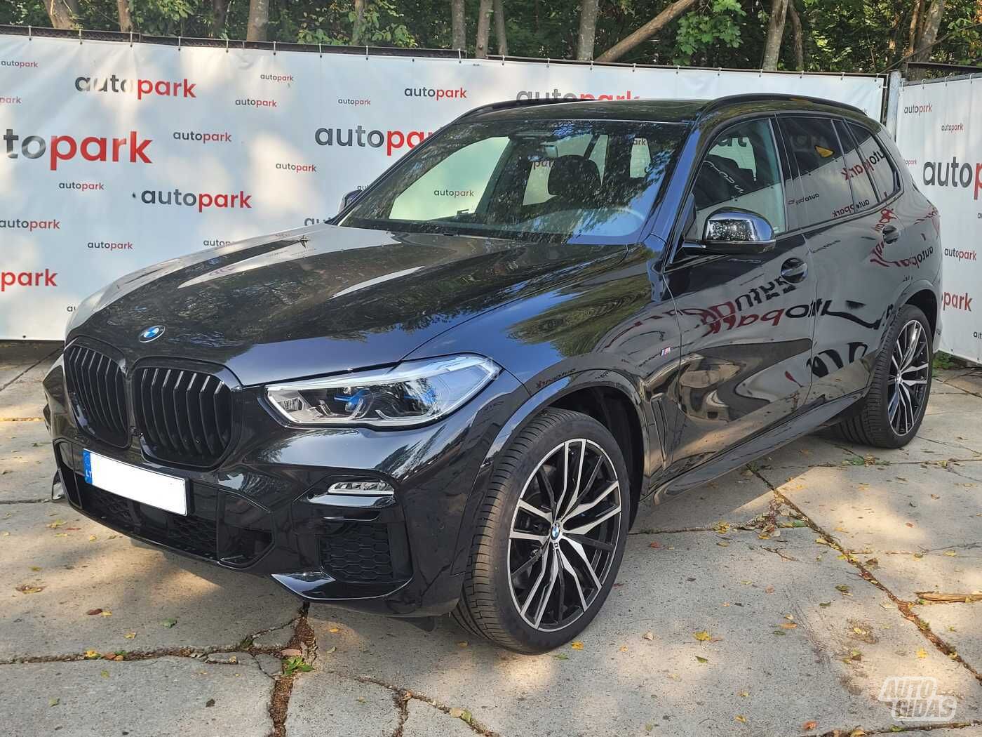 Bmw X5 M50i 2021 y