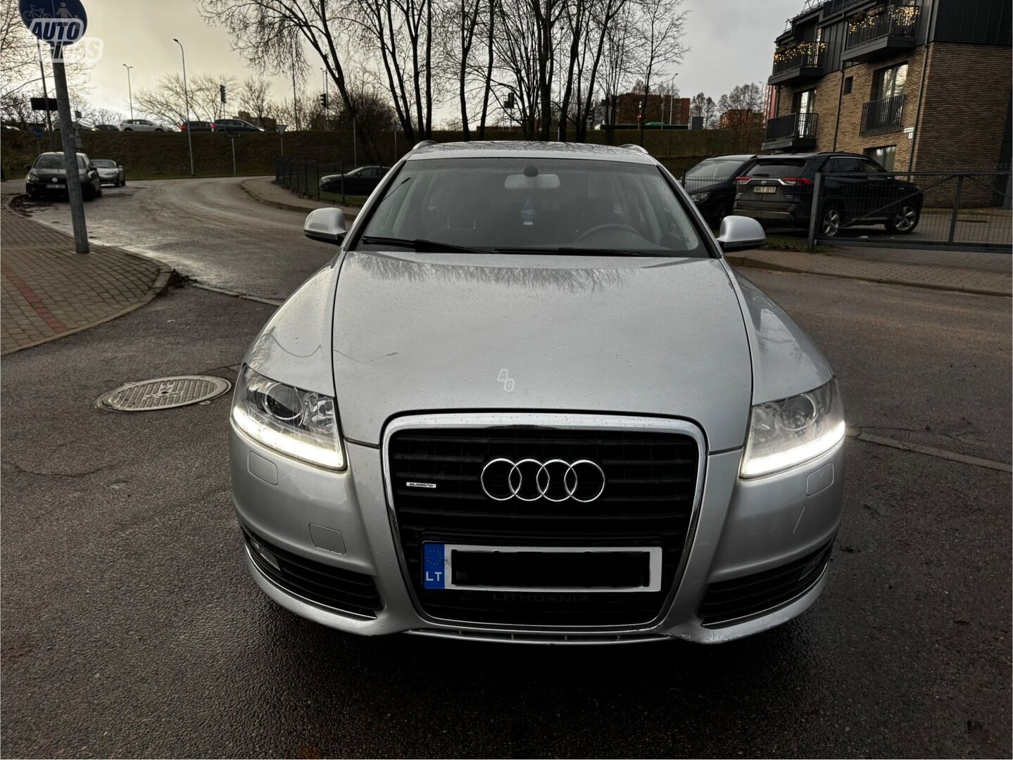 Audi A6 2010 г Универсал