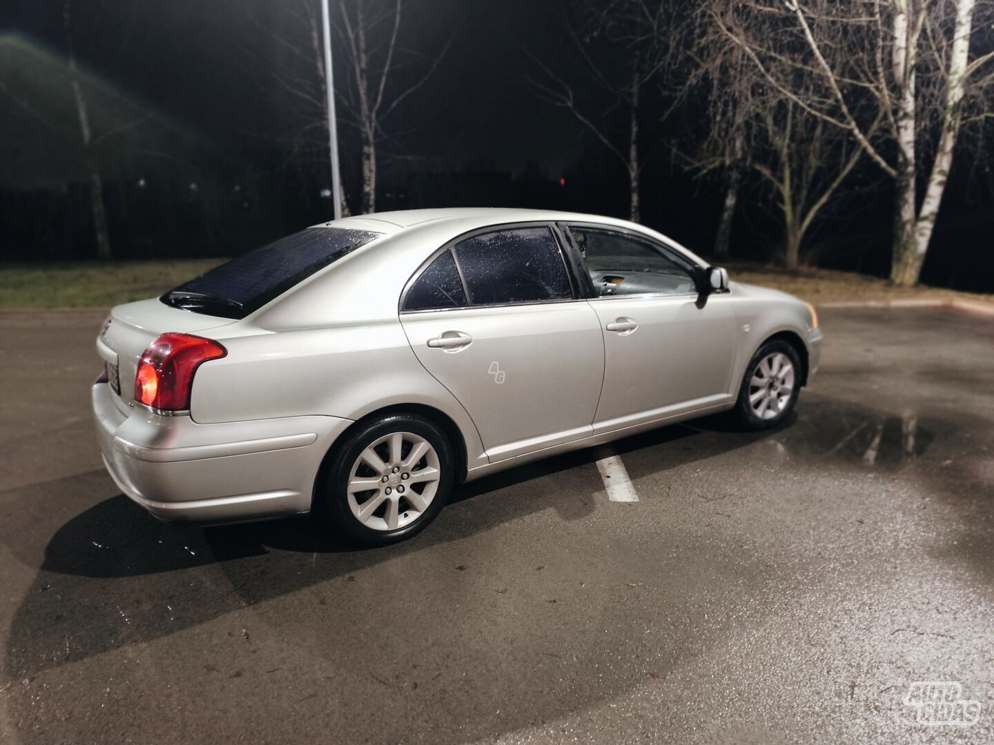 Toyota Avensis 2004 y Hatchback