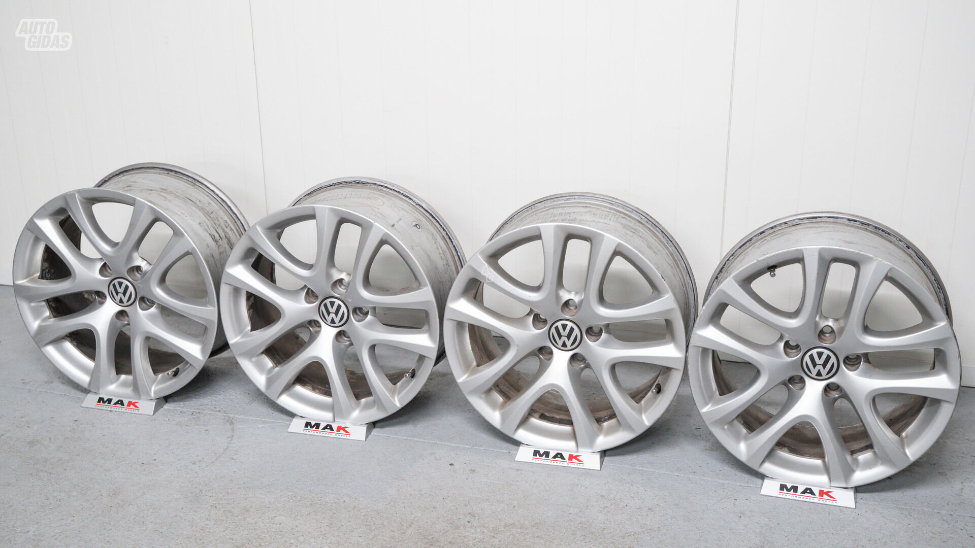 Volkswagen light alloy R17 rims