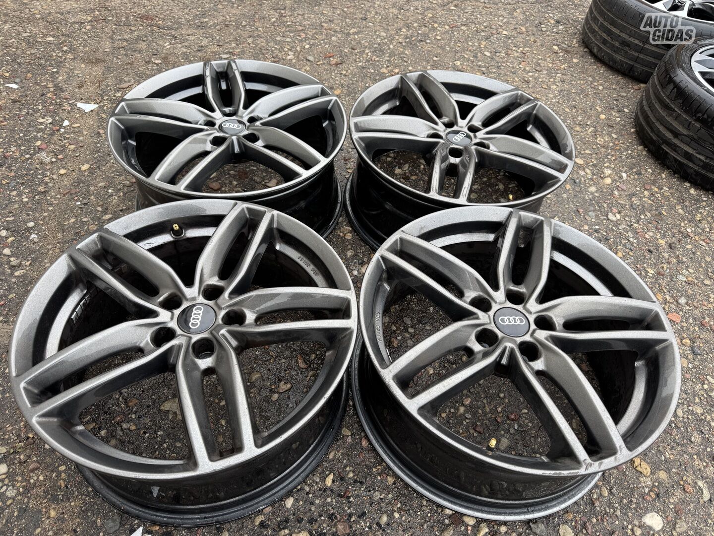 Audi Siunciam, 8J ET35 light alloy R19 rims