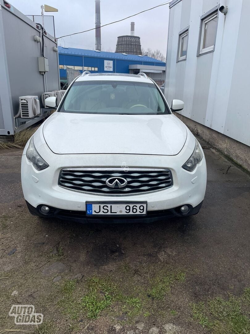 Infiniti FX30 2010 m Visureigis / Krosoveris