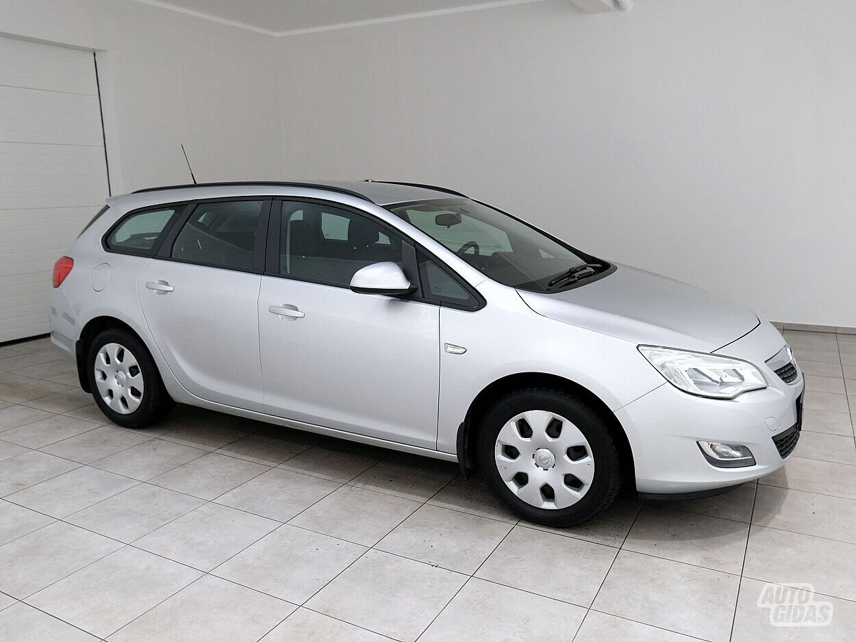 Opel Astra 2012 m Universalas