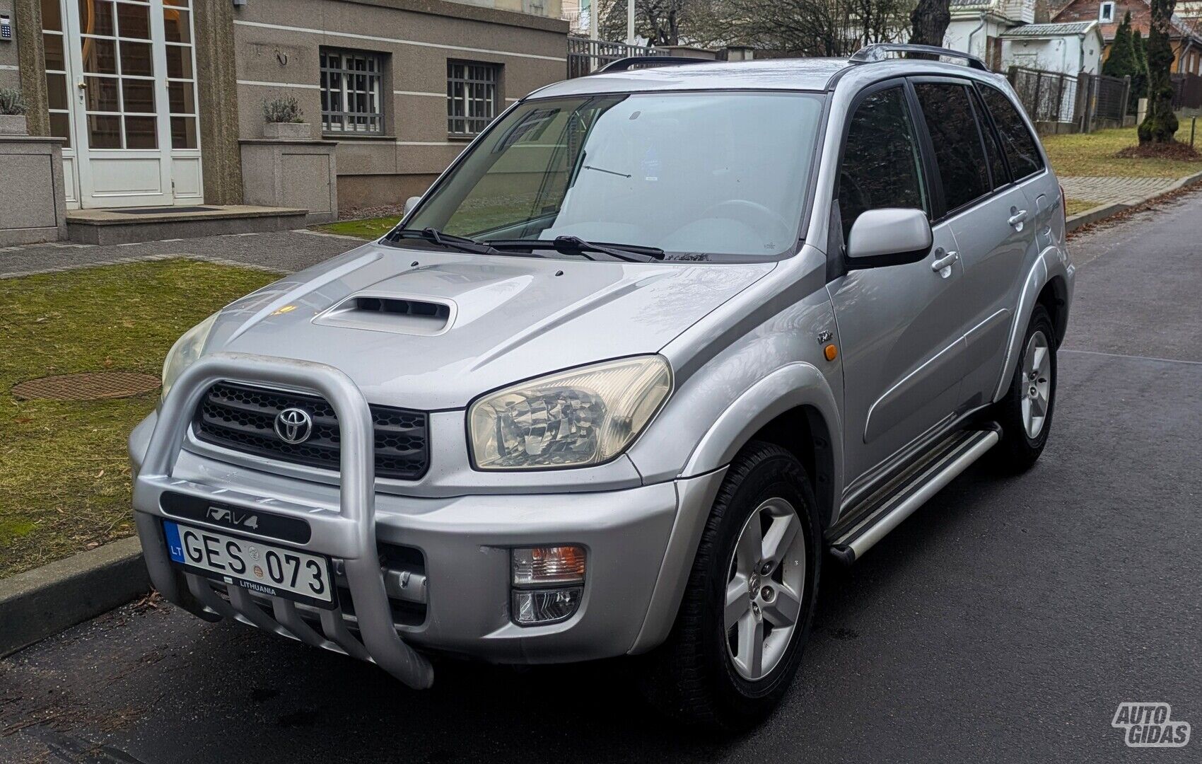 Toyota RAV4 D-4D 2003 y