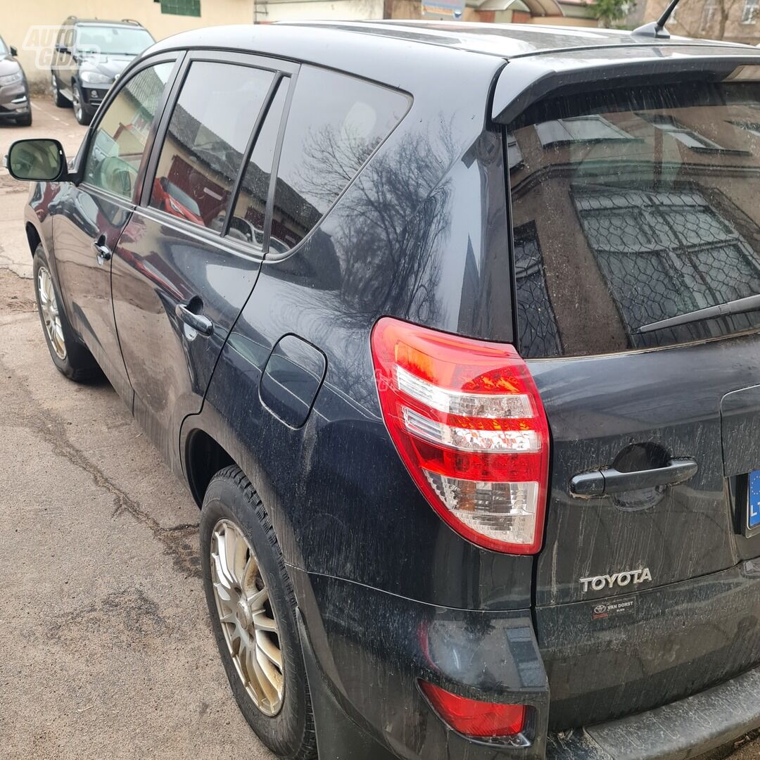 Toyota RAV4 2011 г Внедорожник / Кроссовер