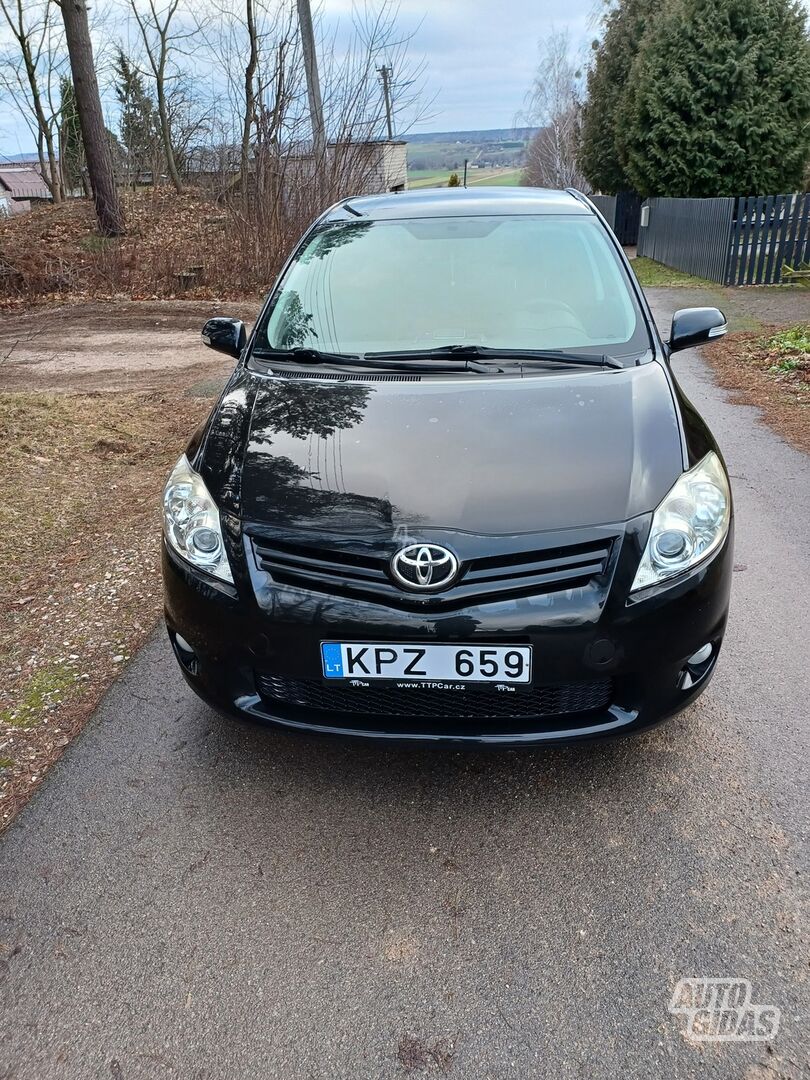 Toyota Auris 2012 y Hatchback