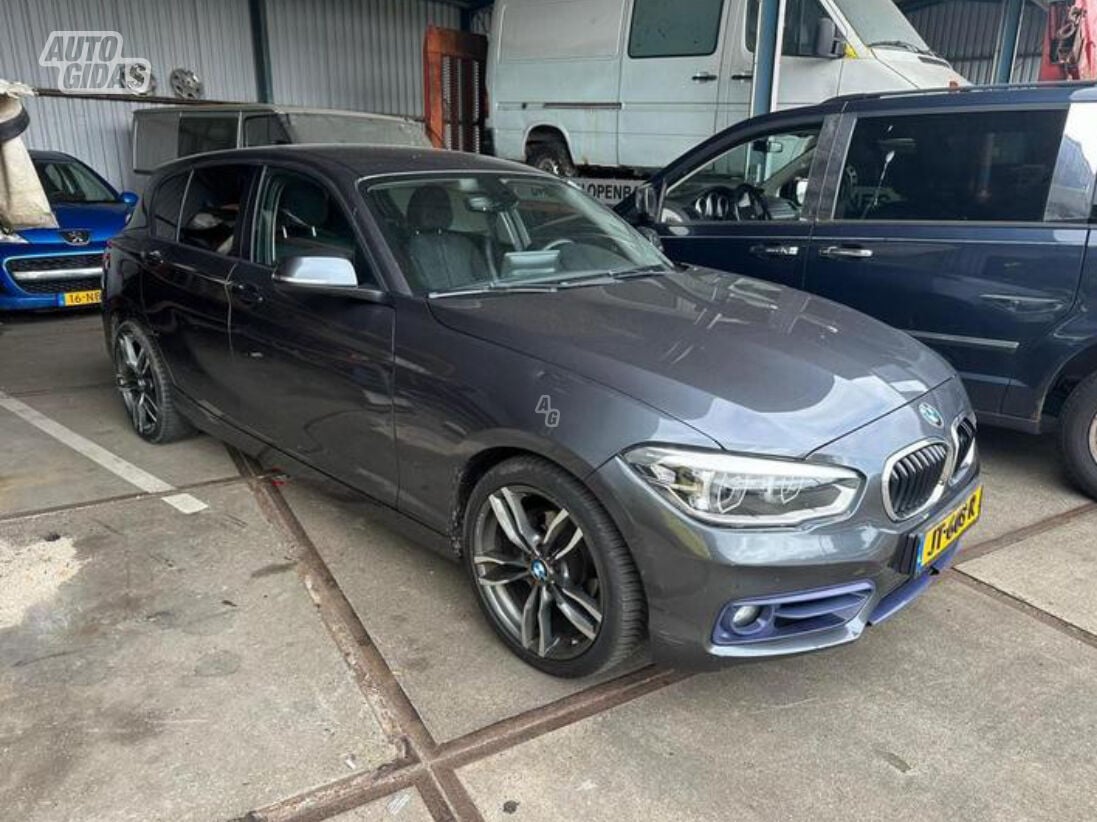 Bmw 118 2015 y Hatchback