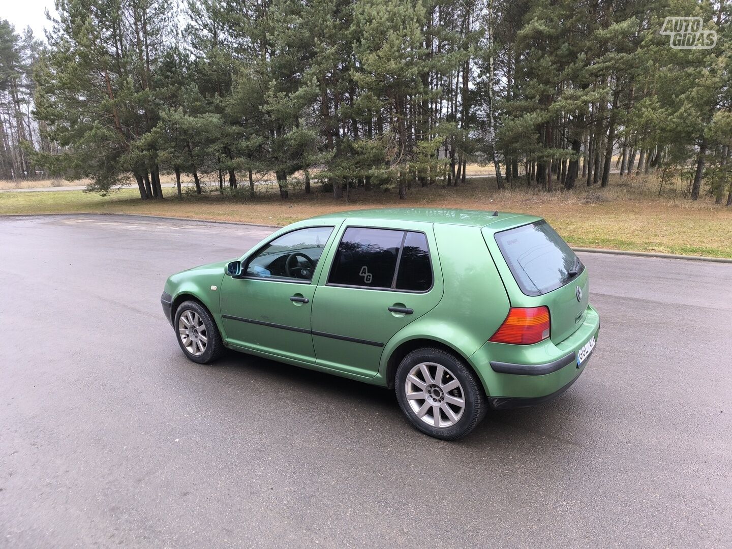 Volkswagen Golf 2000 г Хэтчбек