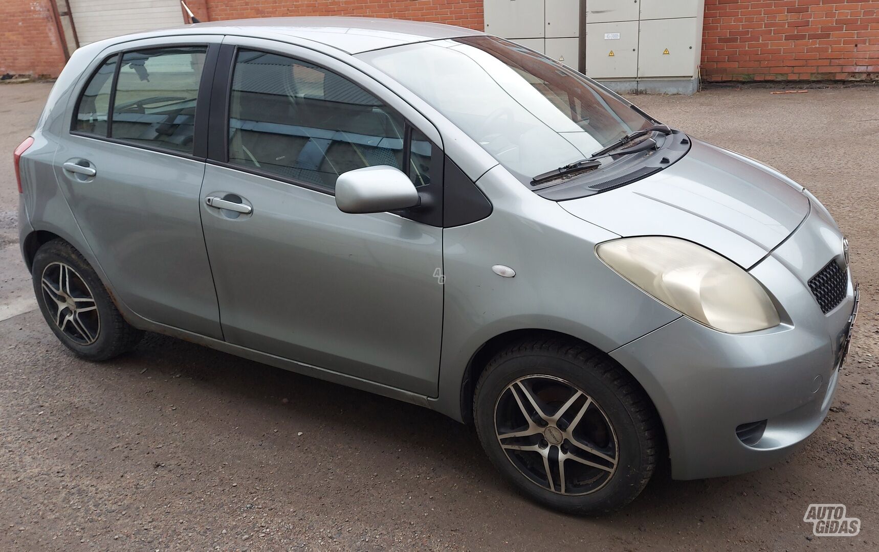 Toyota Yaris 2006 m dalys