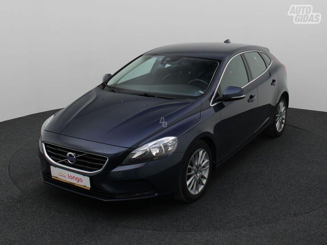 Volvo V40 2015 г Хэтчбек