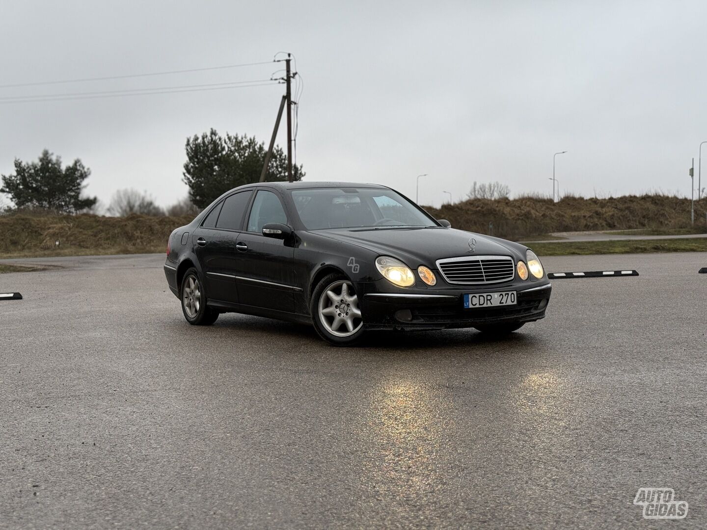 Mercedes-Benz E 270 2003 г Седан