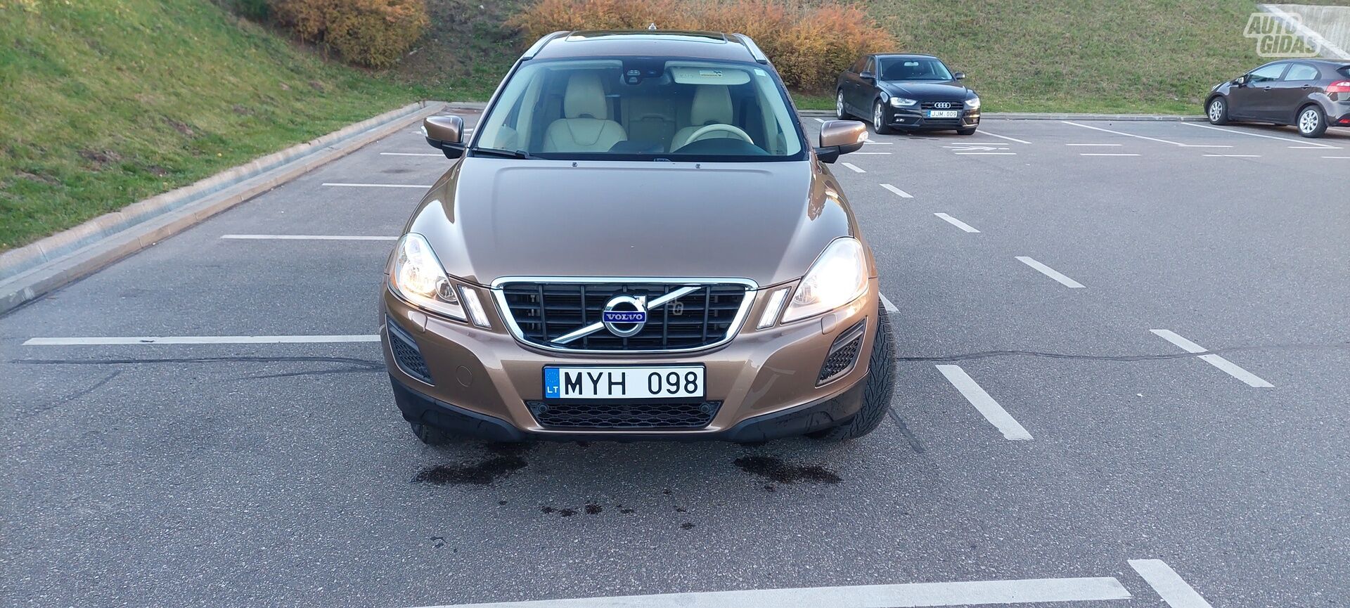 Volvo XC60 2011 y Off-road / Crossover