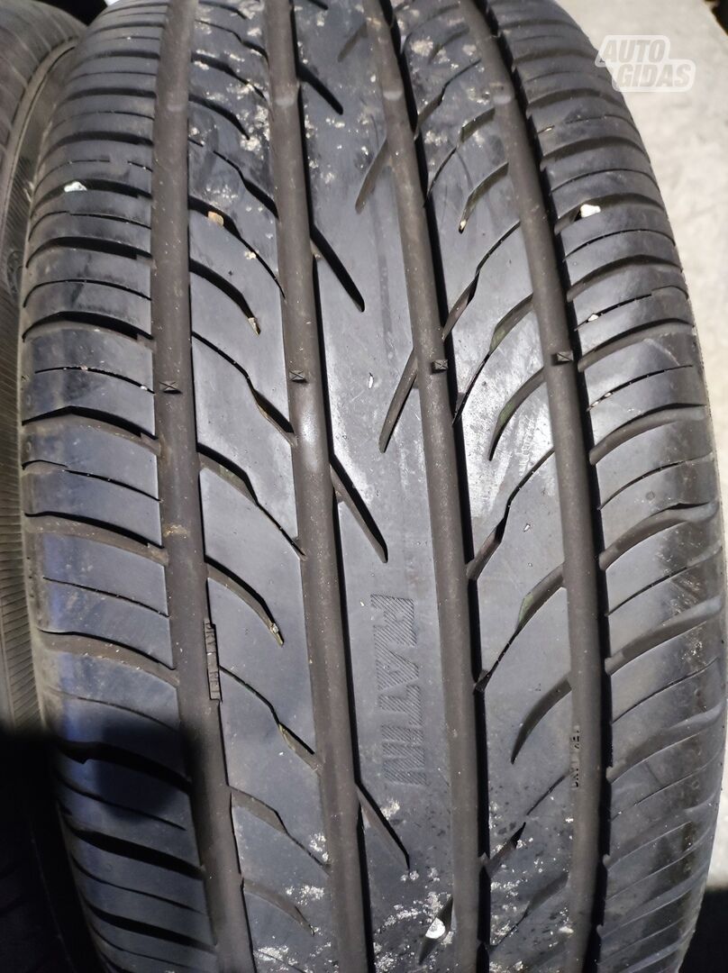 Pirelli Yra įvairių  R17 summer tyres passanger car