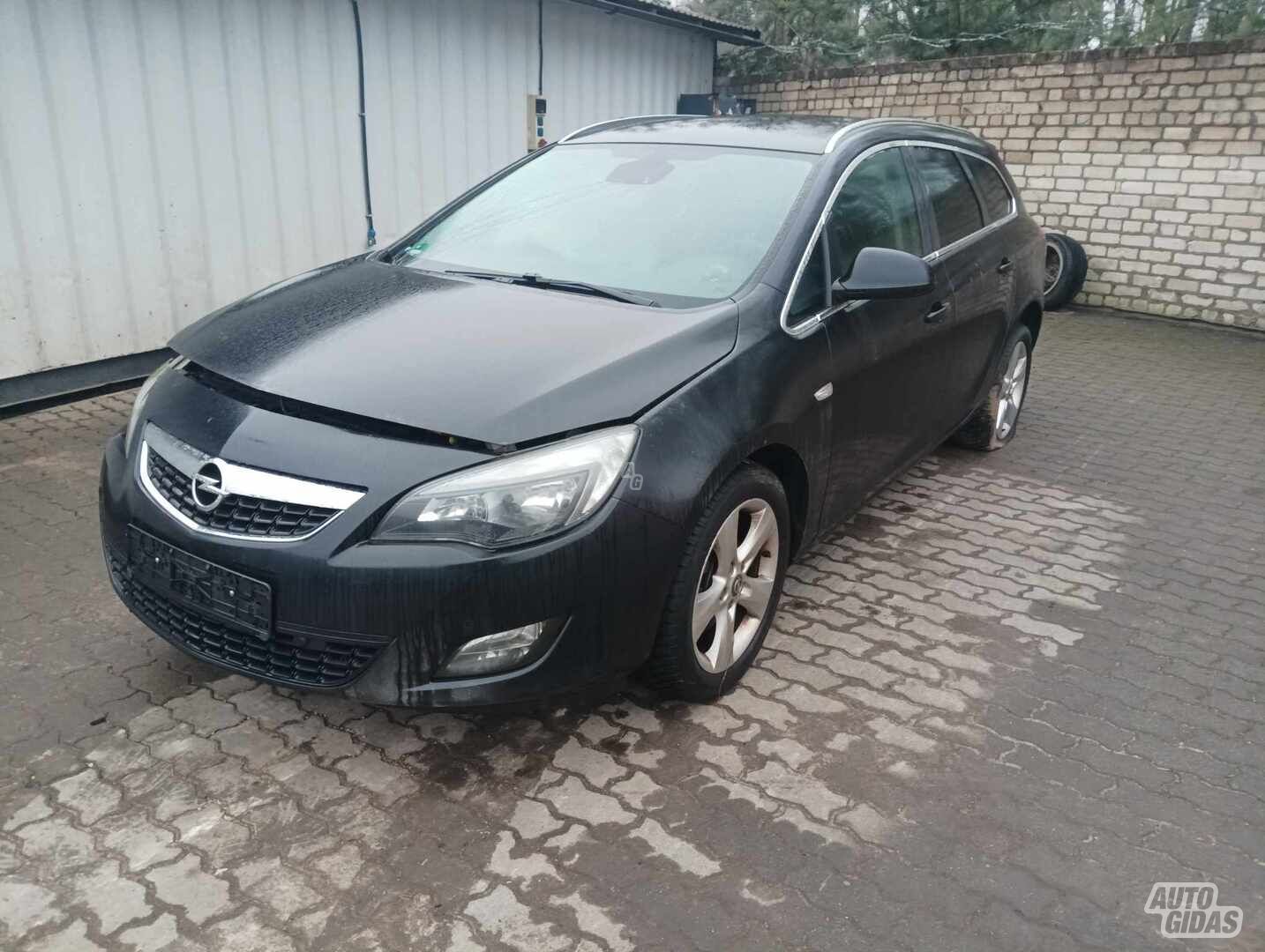 Opel Astra 2011 m dalys