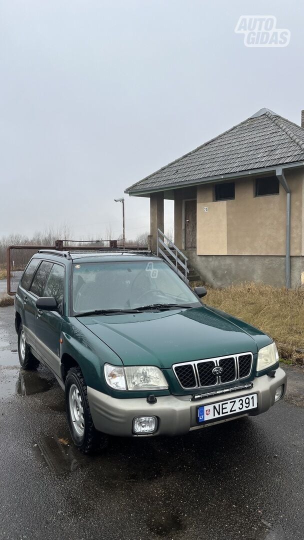 Subaru Forester 2001 г Внедорожник / Кроссовер