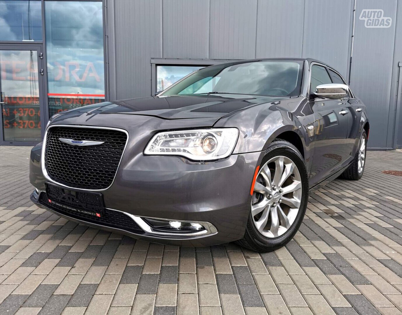 Chrysler 300C 2019 г Седан