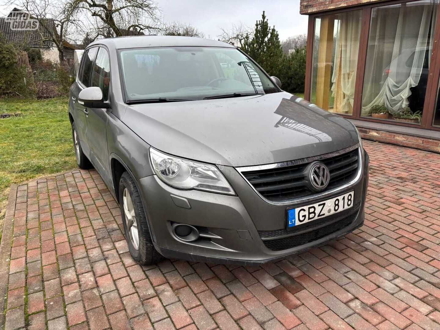 Volkswagen Tiguan 2011 г Внедорожник / Кроссовер