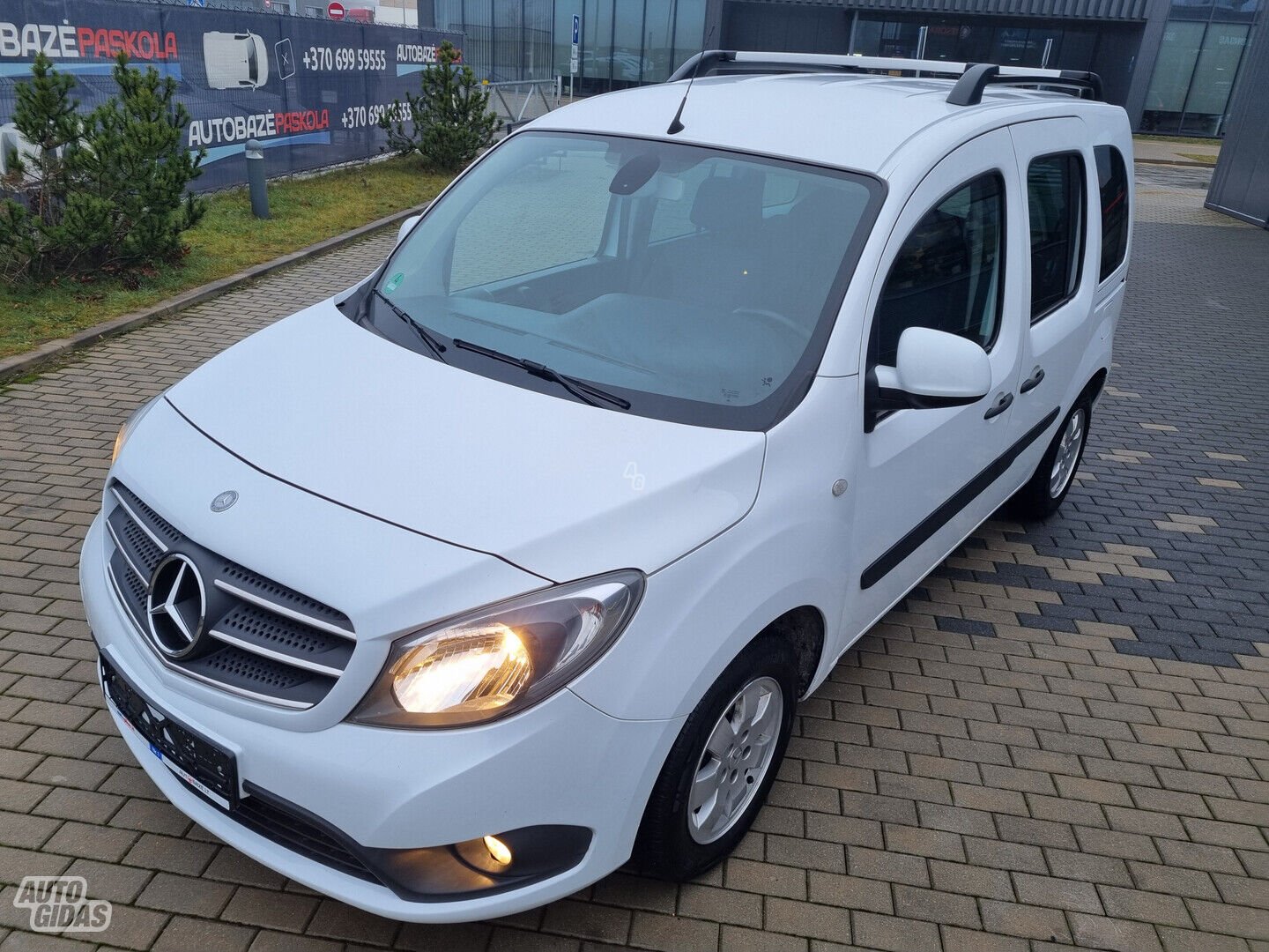 Mercedes-Benz 2014 y Van