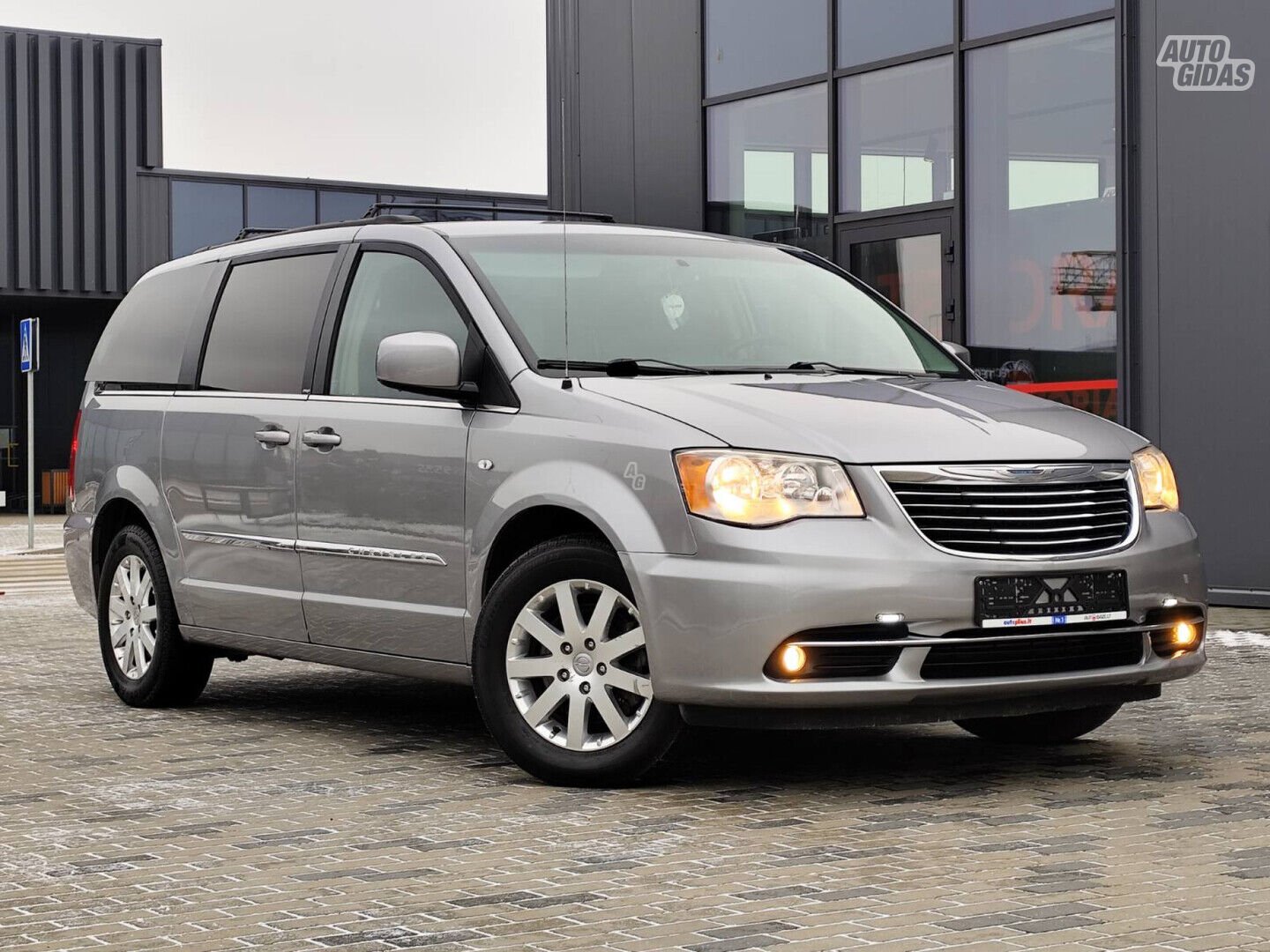 Chrysler Town & Country 2014 m Vienatūris