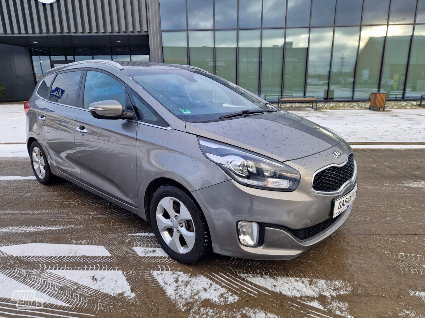 Kia Carens 2016 y Van