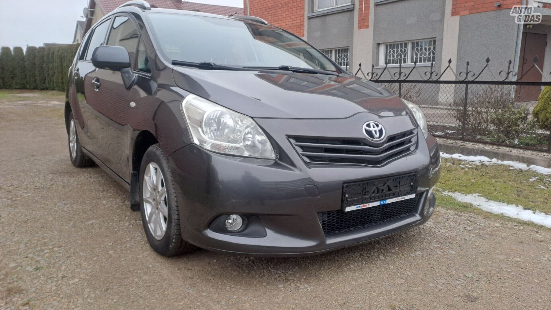 Toyota Verso 2009 г Минивэн