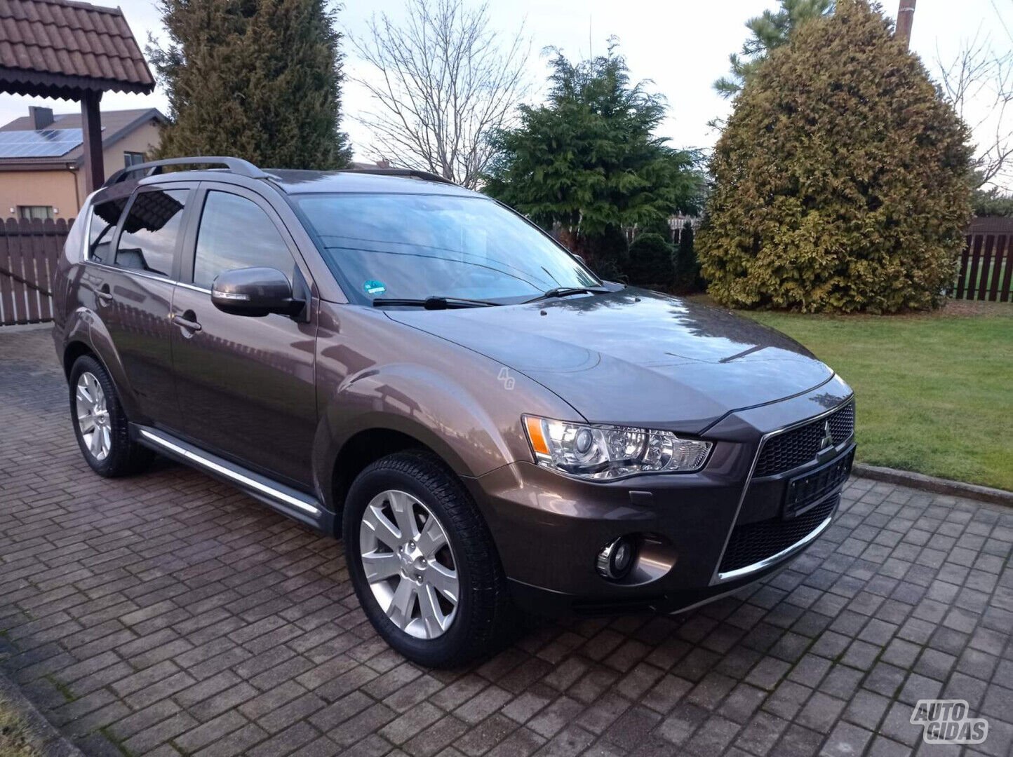 Mitsubishi Outlander 2012 y Off-road / Crossover