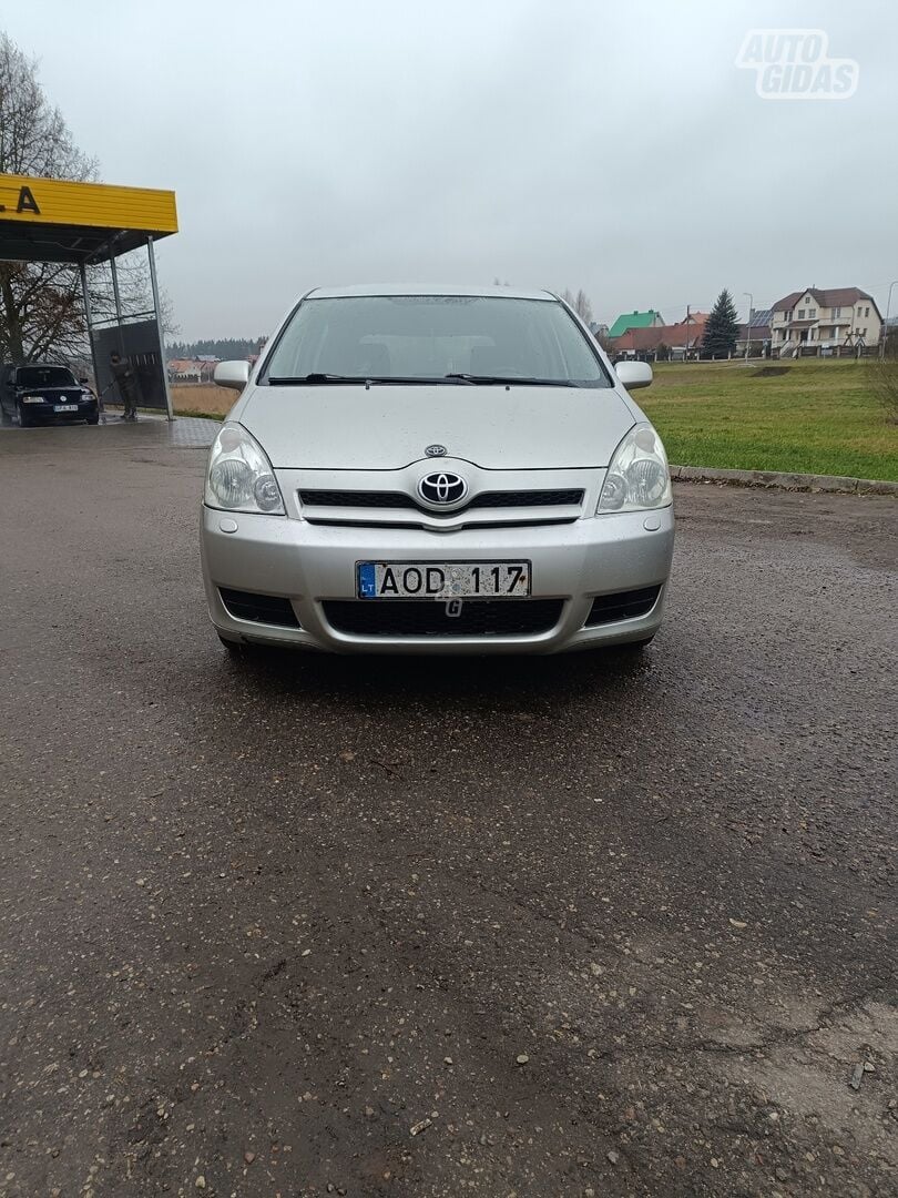 Toyota Corolla Verso 2005 г Хэтчбек