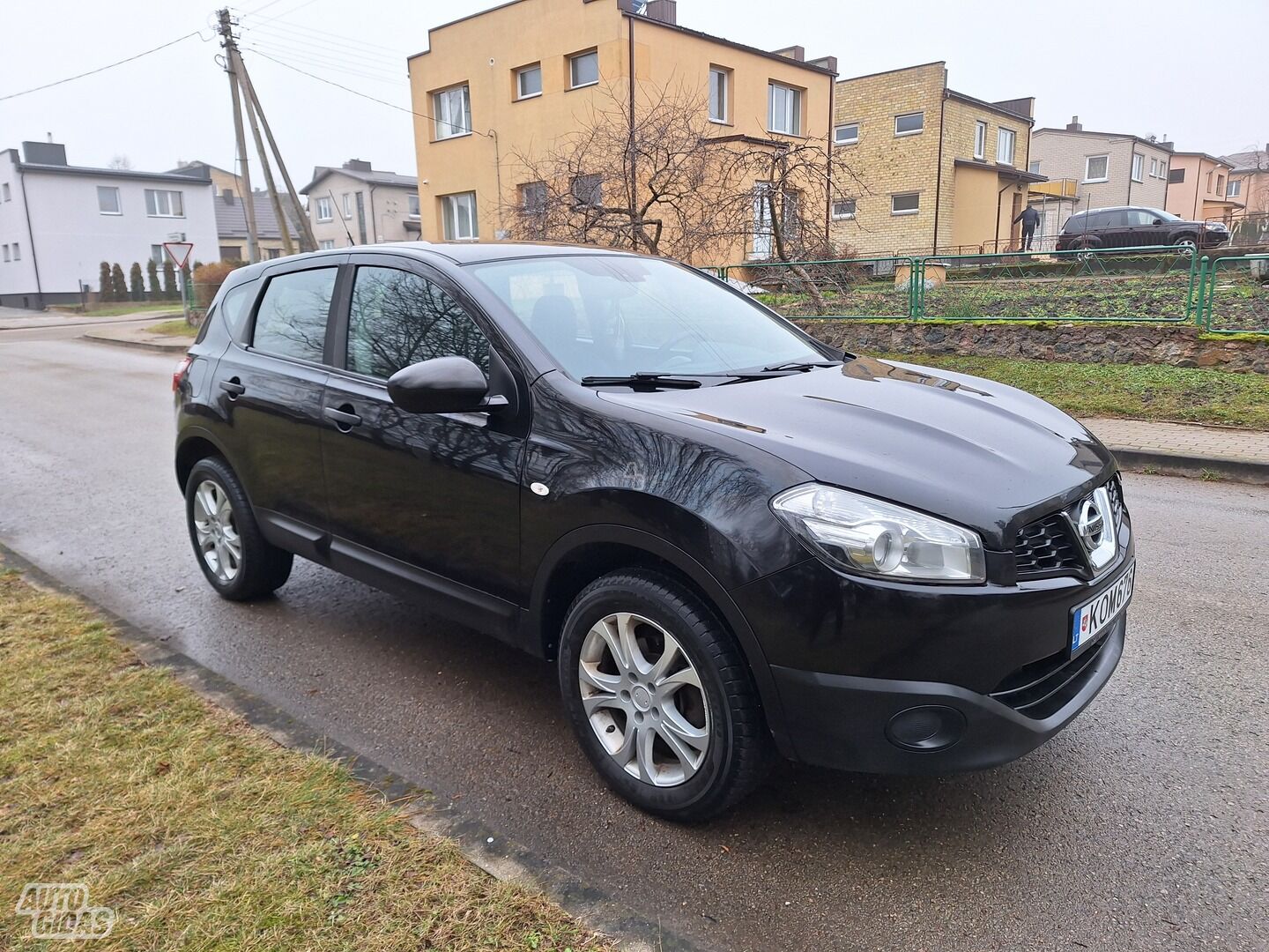 Nissan Qashqai 2011 y Off-road / Crossover