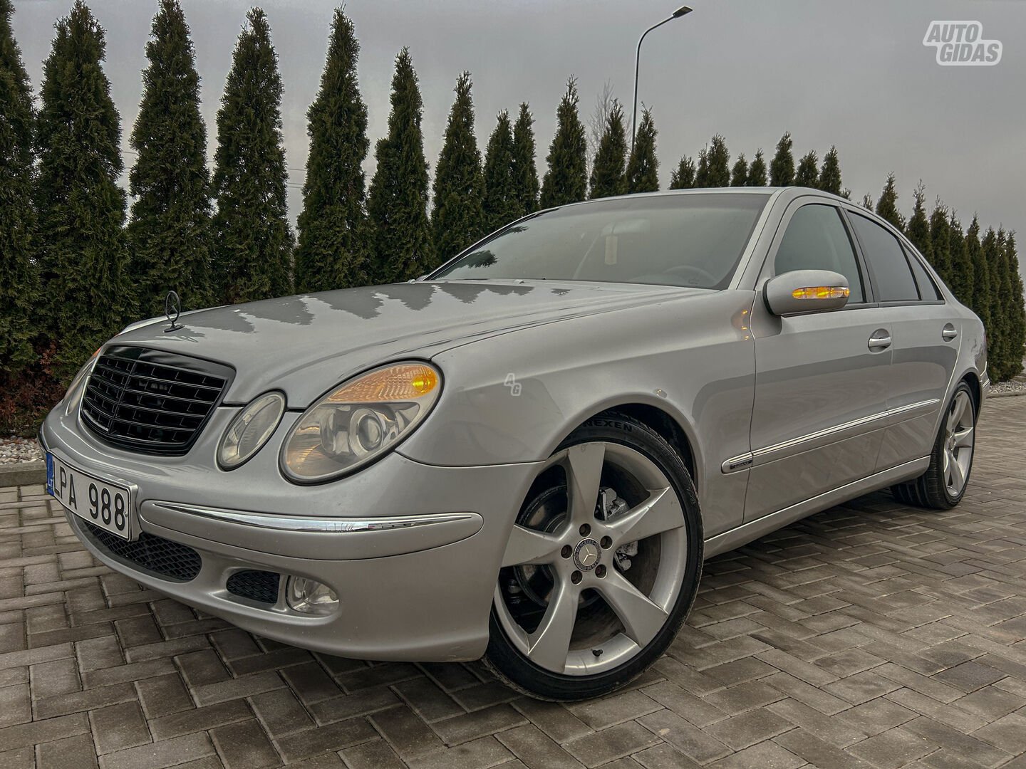 Mercedes-Benz E 220 2005 г Седан