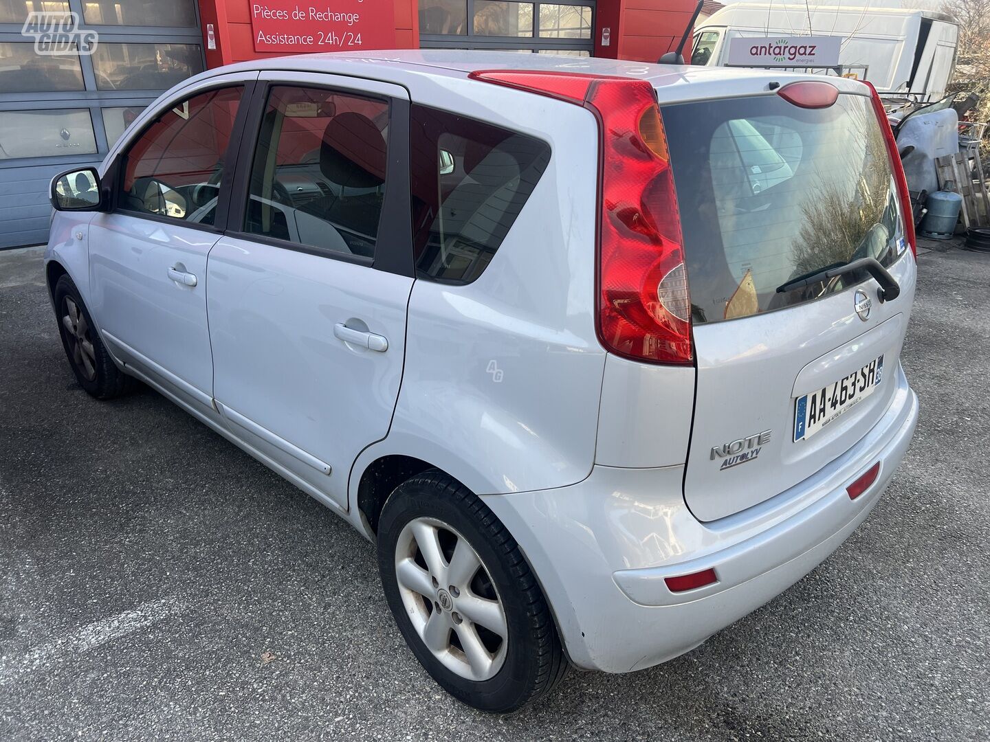 Nissan Note 2009 г Хэтчбек