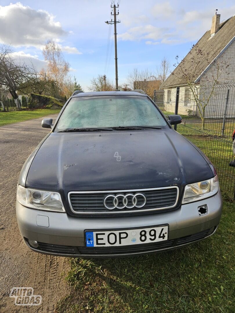 Audi A4 1999 m Universalas