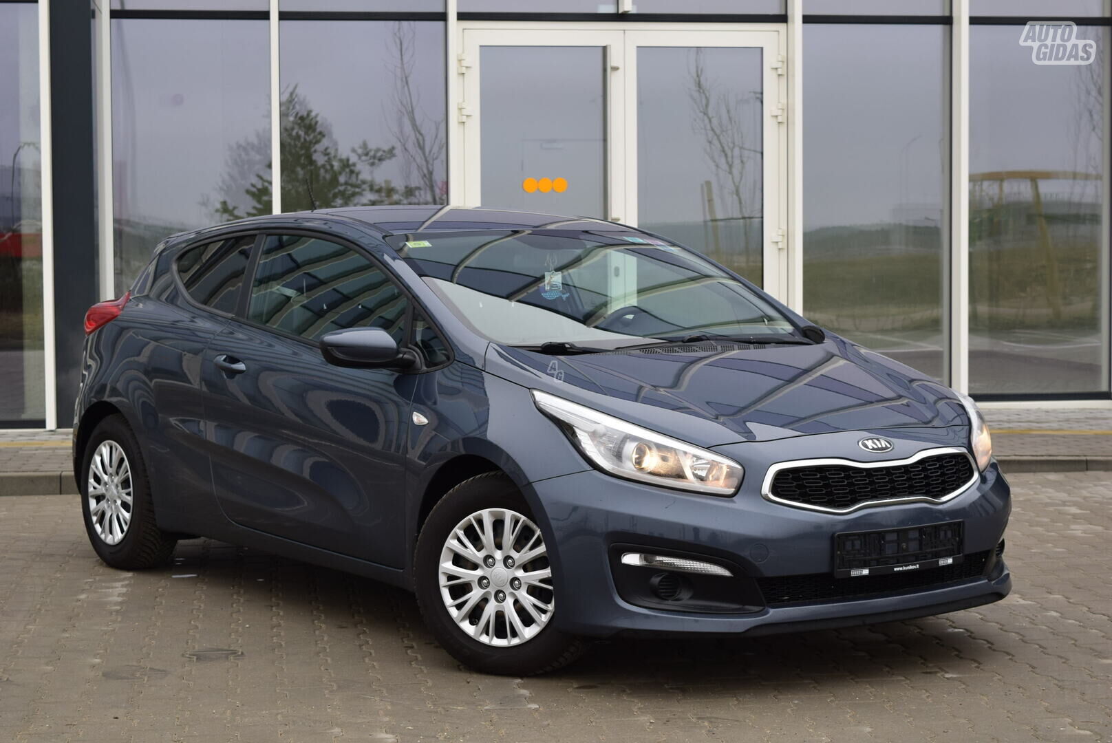 Kia Cee'd 2016 y Hatchback