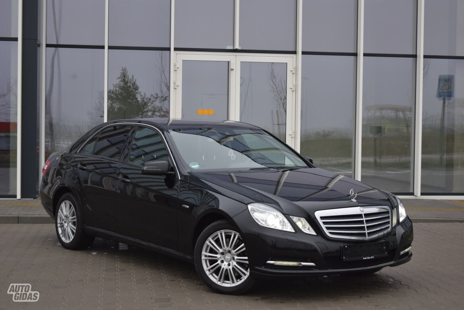 Mercedes-Benz E 350 2011 г Седан