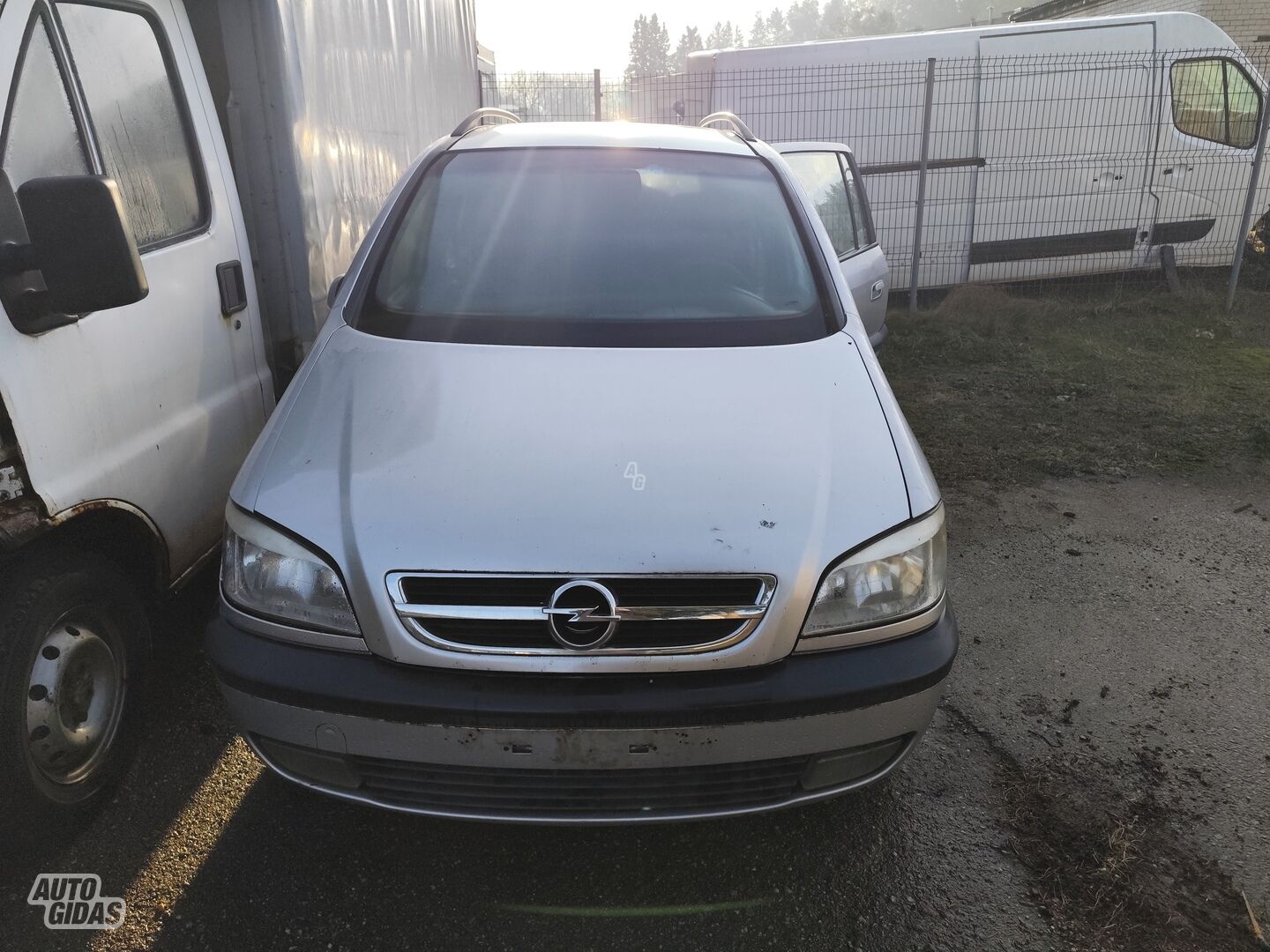 Opel Zafira A 2001 m dalys