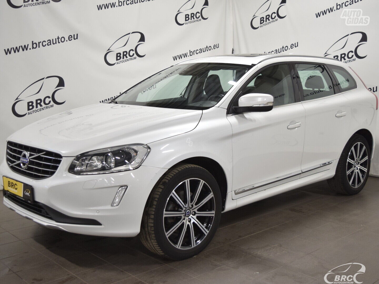 Volvo XC 60 D4 FWD 2014 y