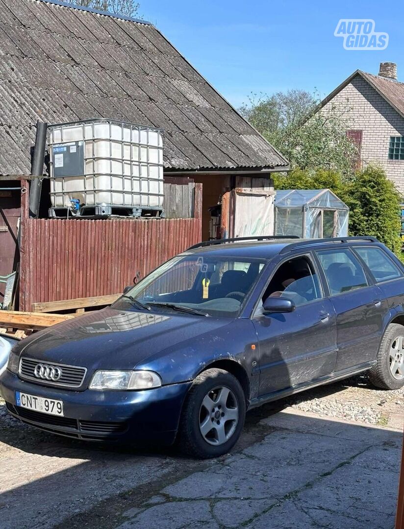 Audi A4 1996 m Universalas