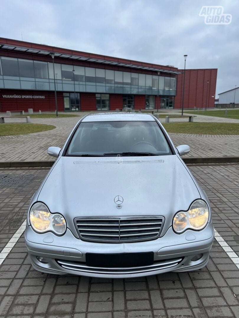 Mercedes-Benz C 200 2004 г Седан