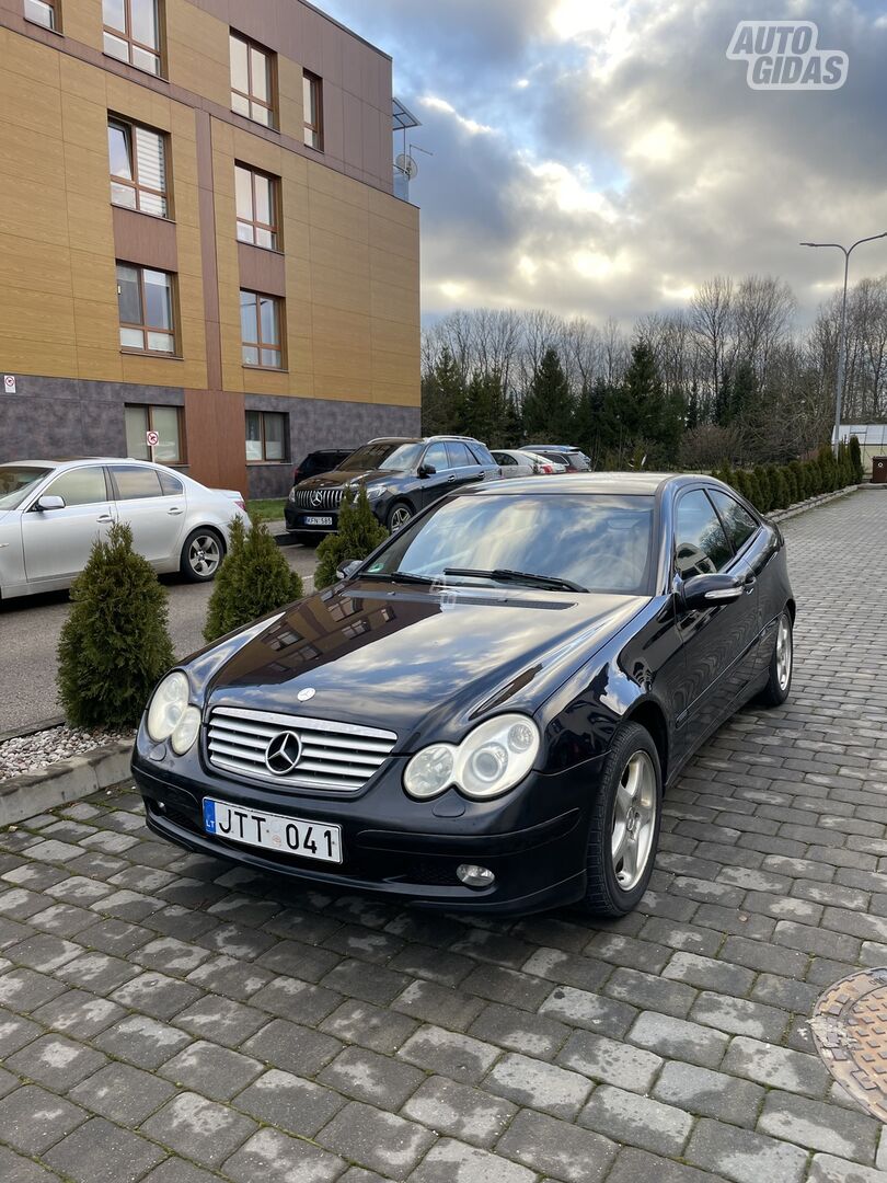 Mercedes-Benz C 220 2004 y Hatchback