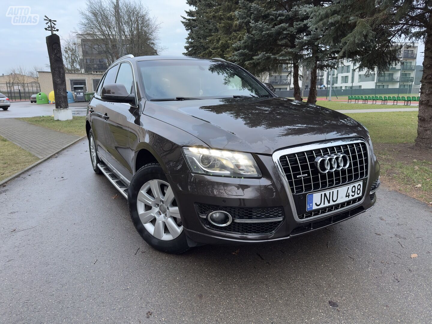 Audi Q5 2011 y Off-road / Crossover