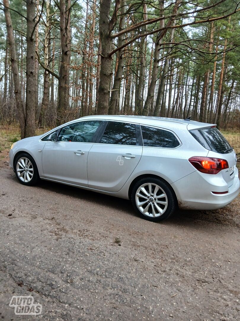 Opel Astra 2011 г Универсал