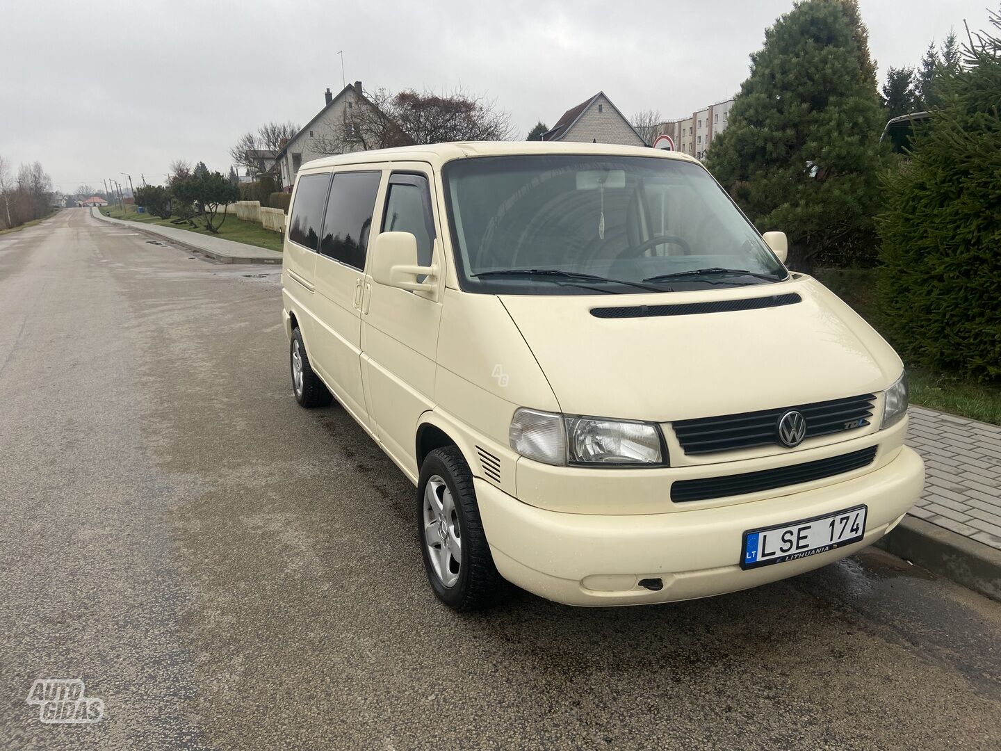 Volkswagen Caravelle 2000 m Keleivinis mikroautobusas