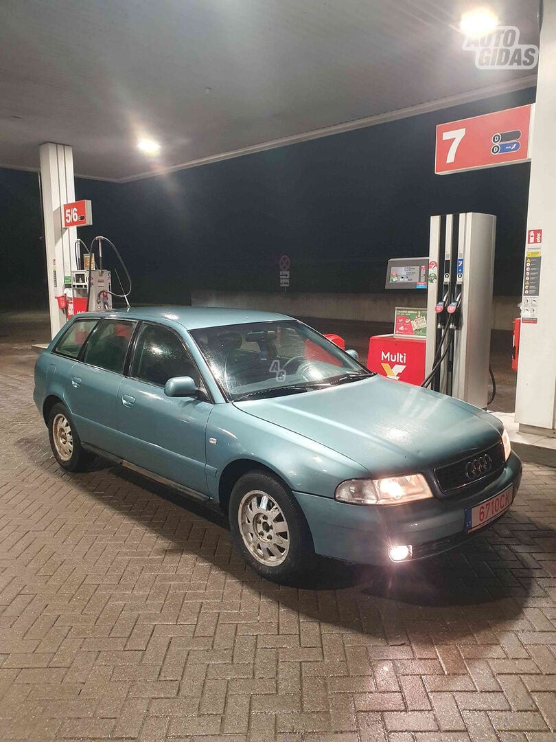 Audi A4 2000 г Универсал