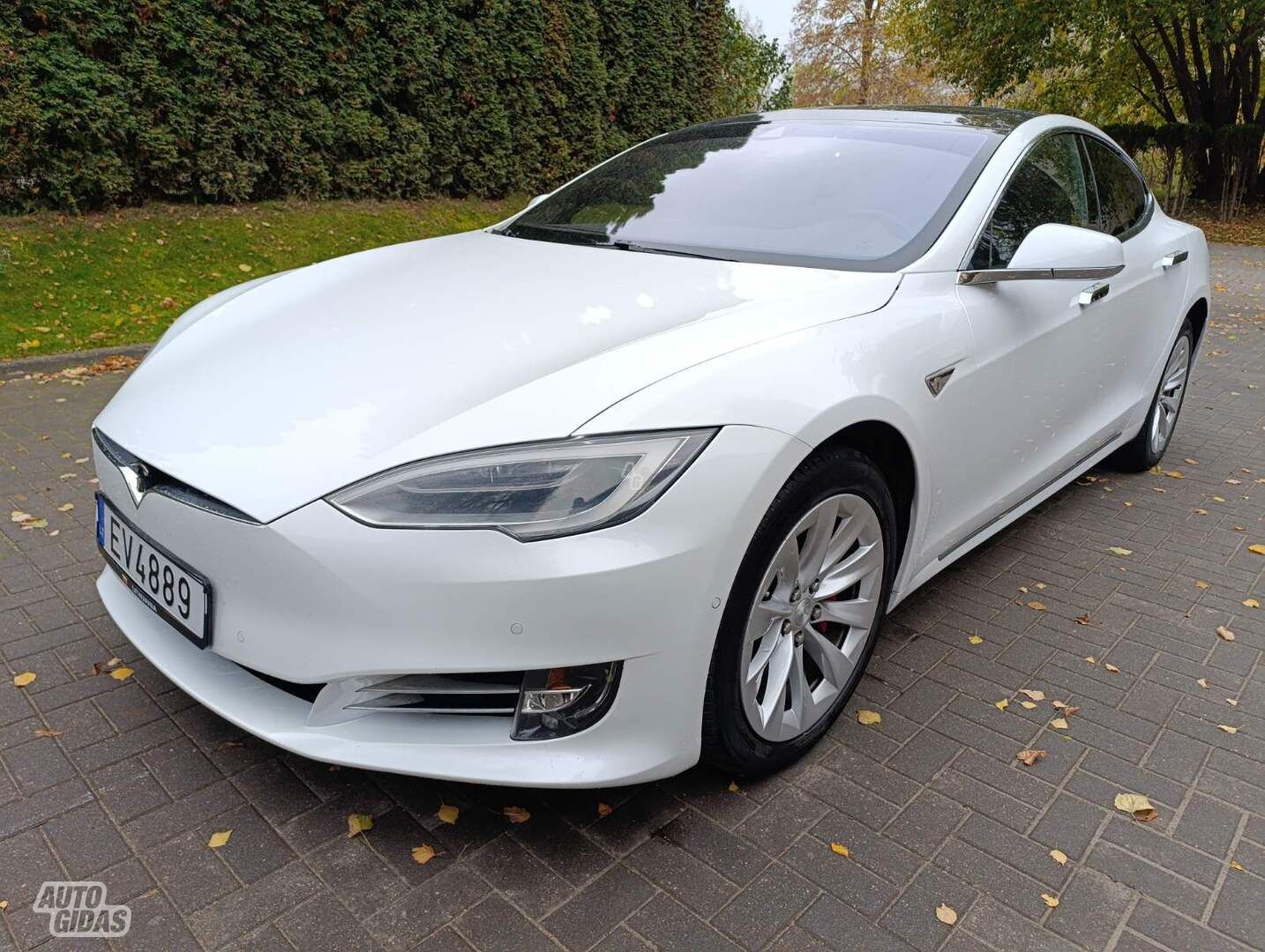 Tesla Model S 2016 m Hečbekas