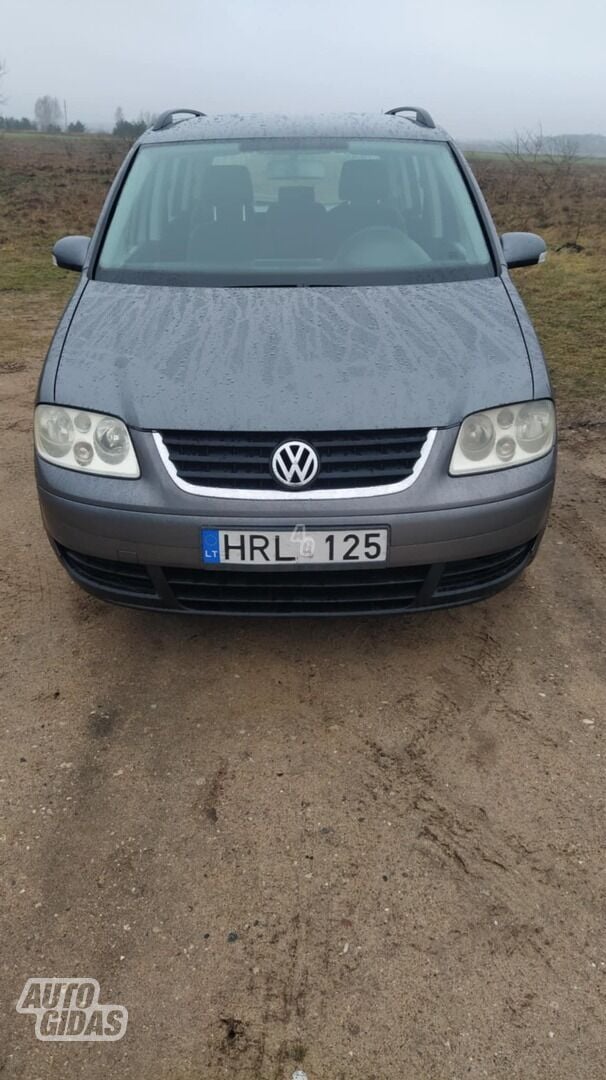 Volkswagen Touran 2004 г Хэтчбек