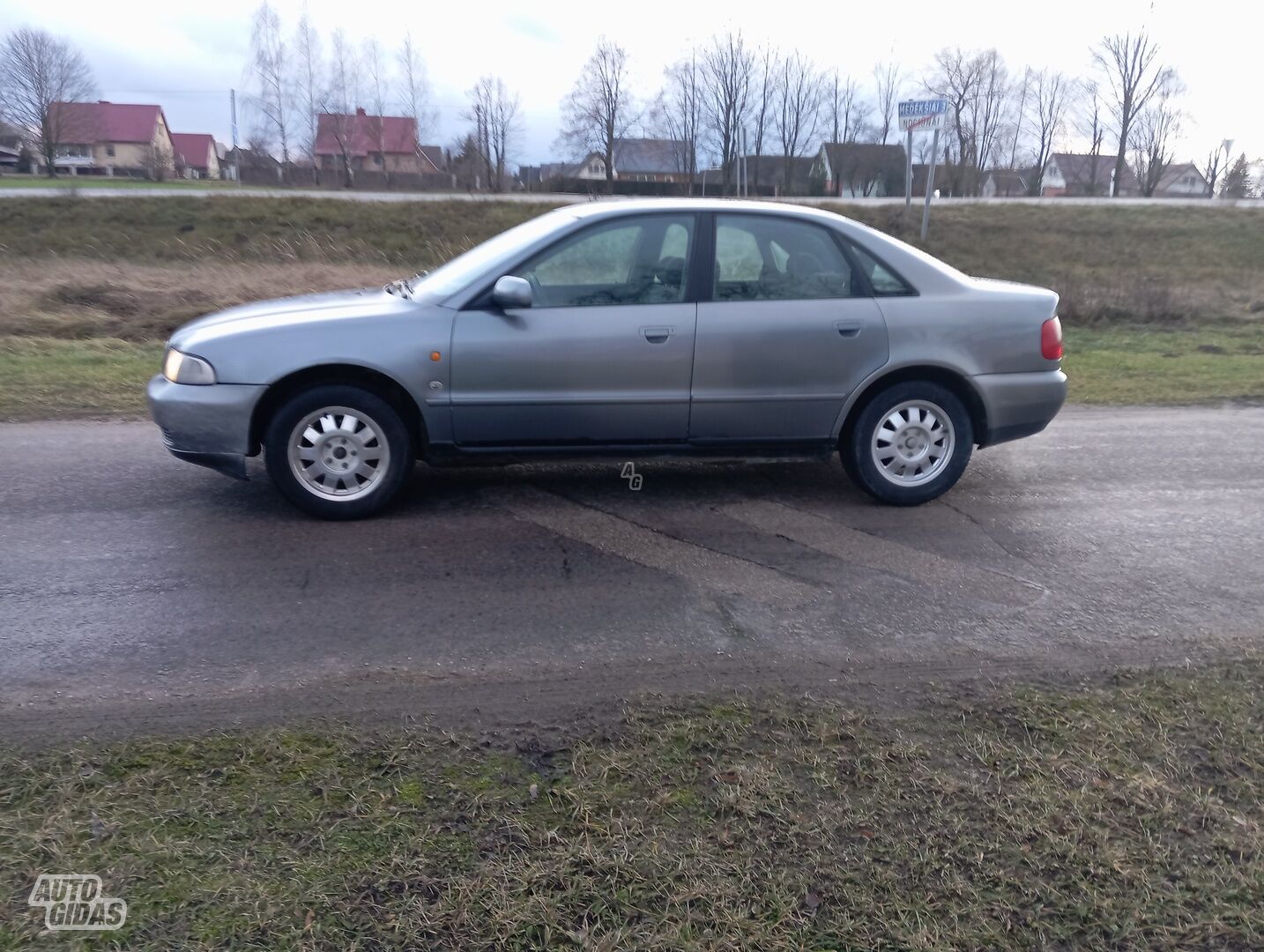 Audi A4 1998 m Sedanas