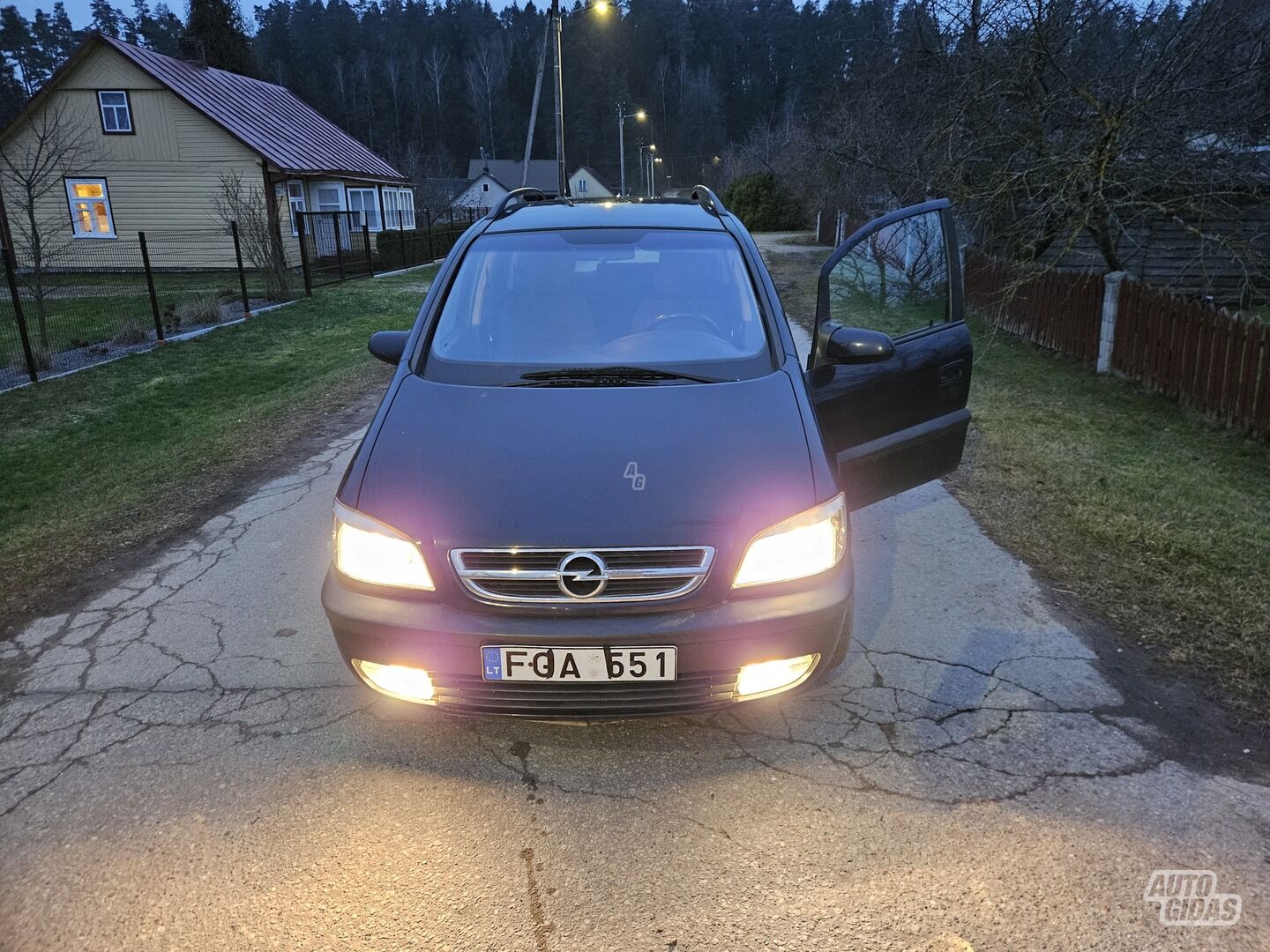 Opel Zafira 2004 m Vienatūris