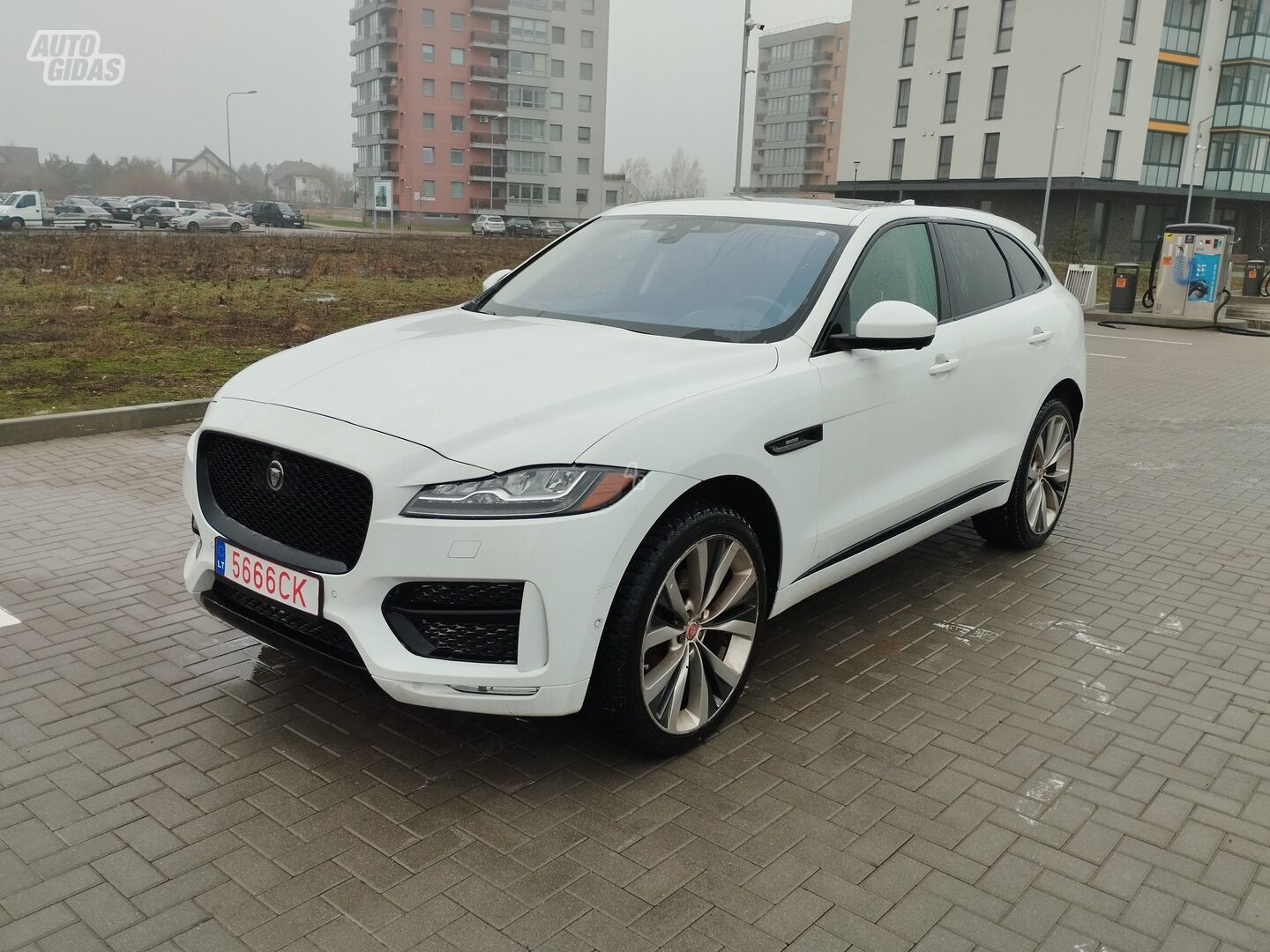 Jaguar F-Pace 2017 y Off-road / Crossover