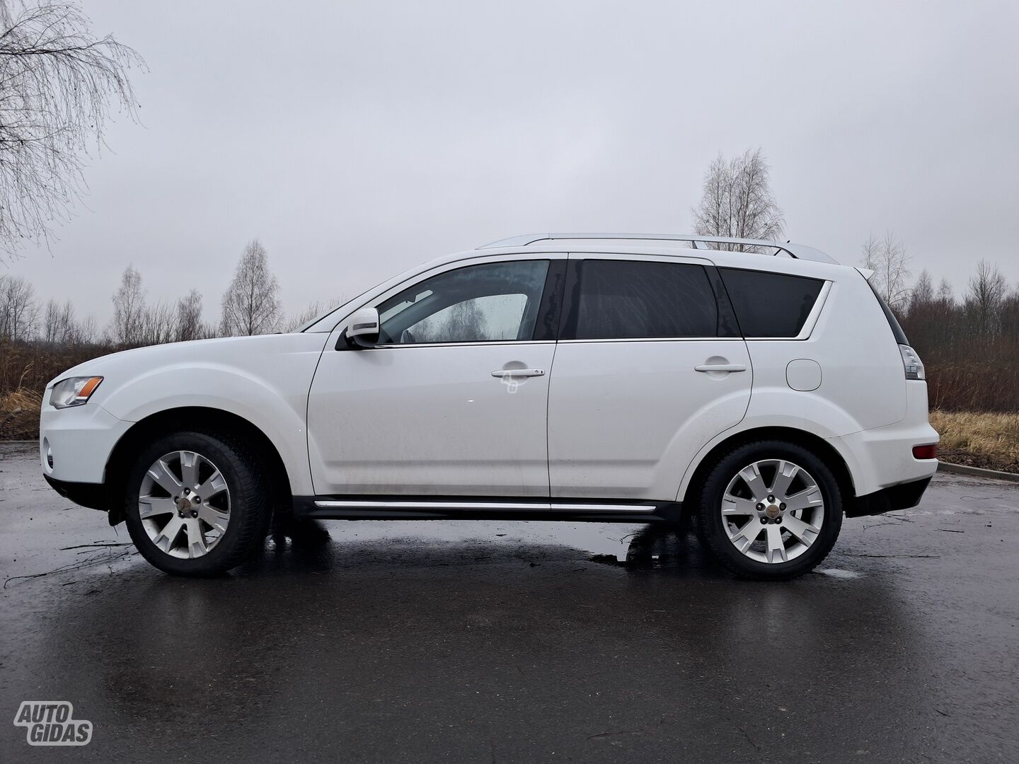 Mitsubishi Outlander 2010 y Off-road / Crossover