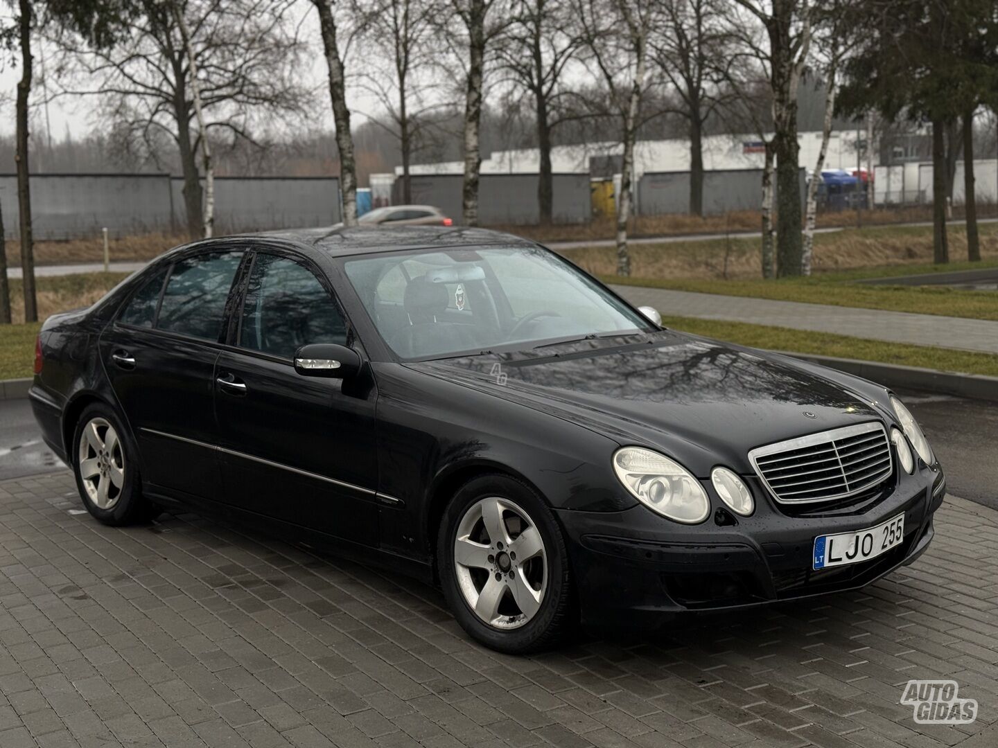 Mercedes-Benz E 270 2004 г Седан