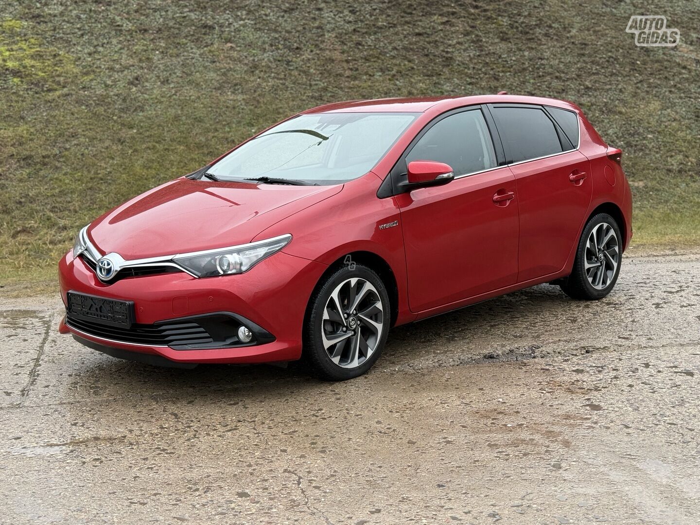 Toyota Auris 2016 г Хэтчбек